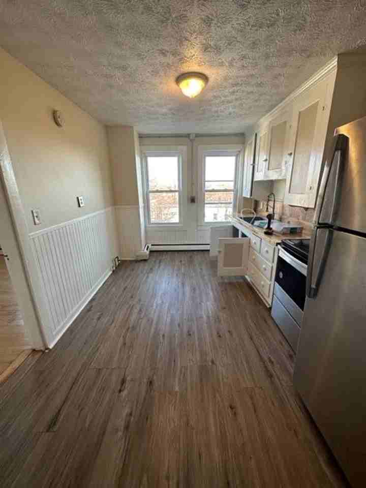 39 Hill St #201 - Photo 2 of 6