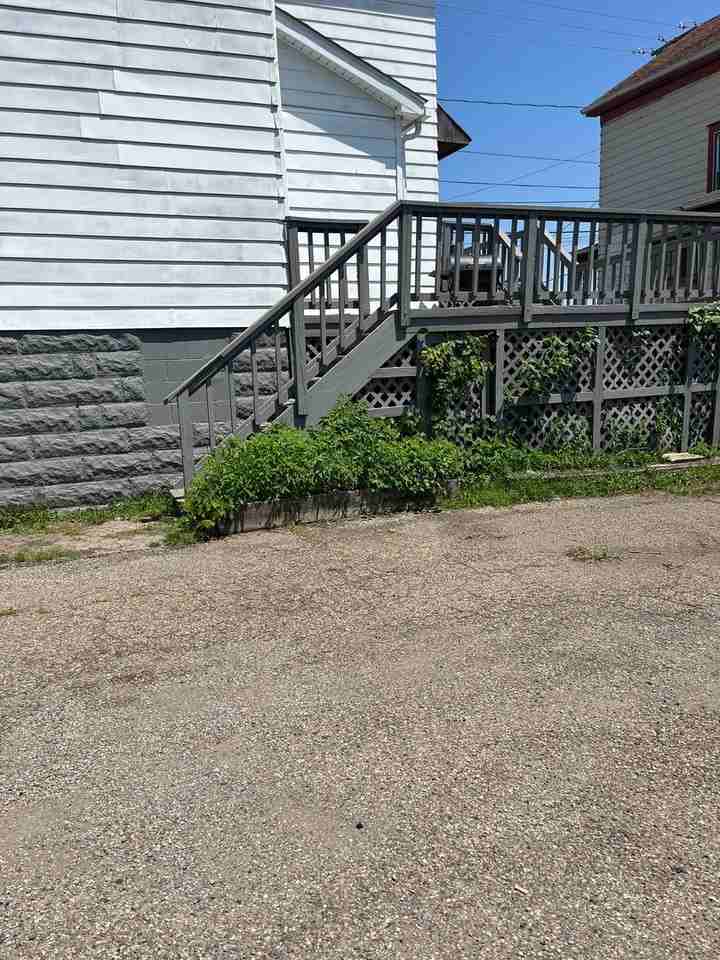 2402 Sunset Blvd - Photo 2 of 11