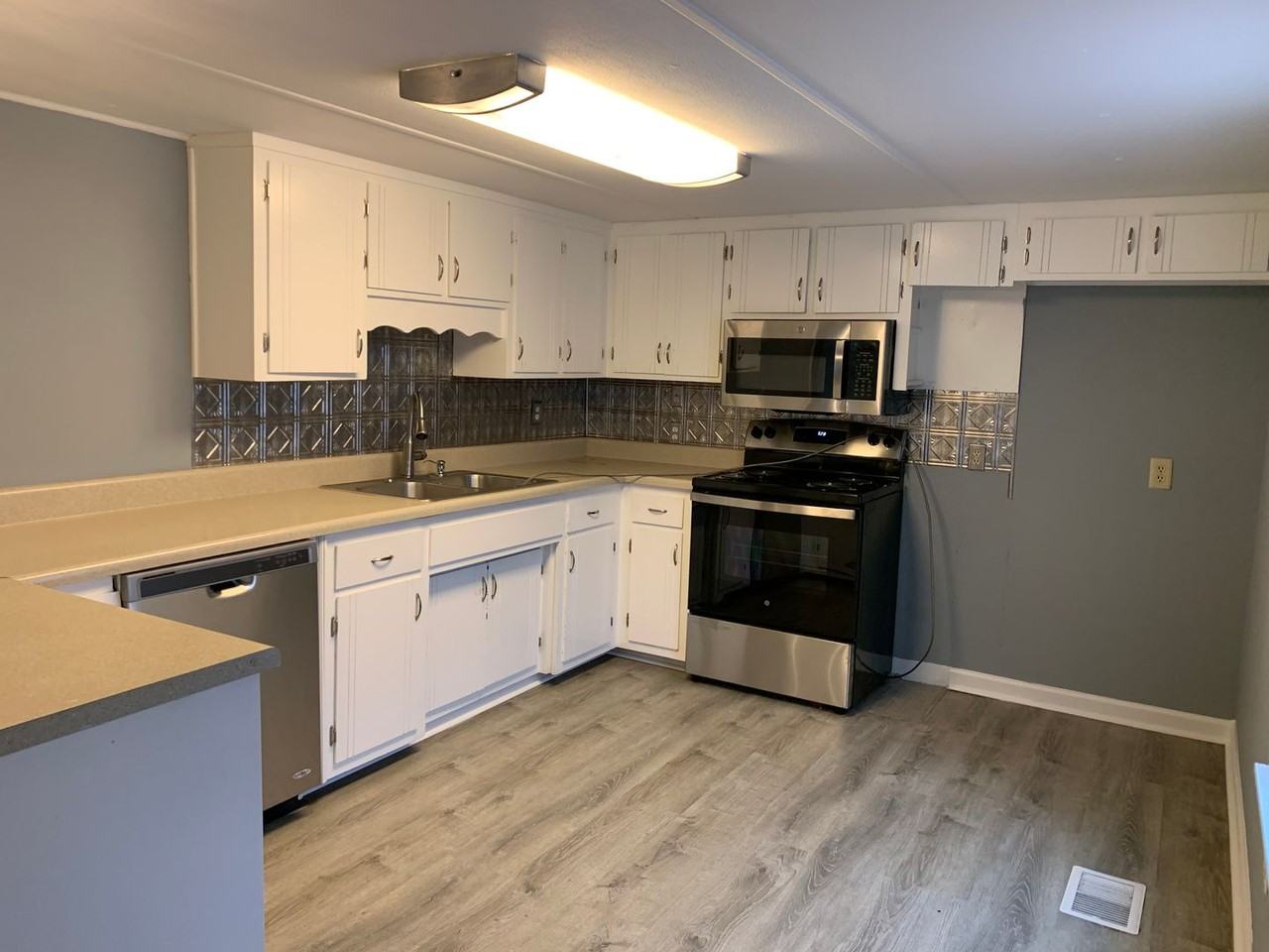645 Terrace Hill Rd - Photo 3 of 42