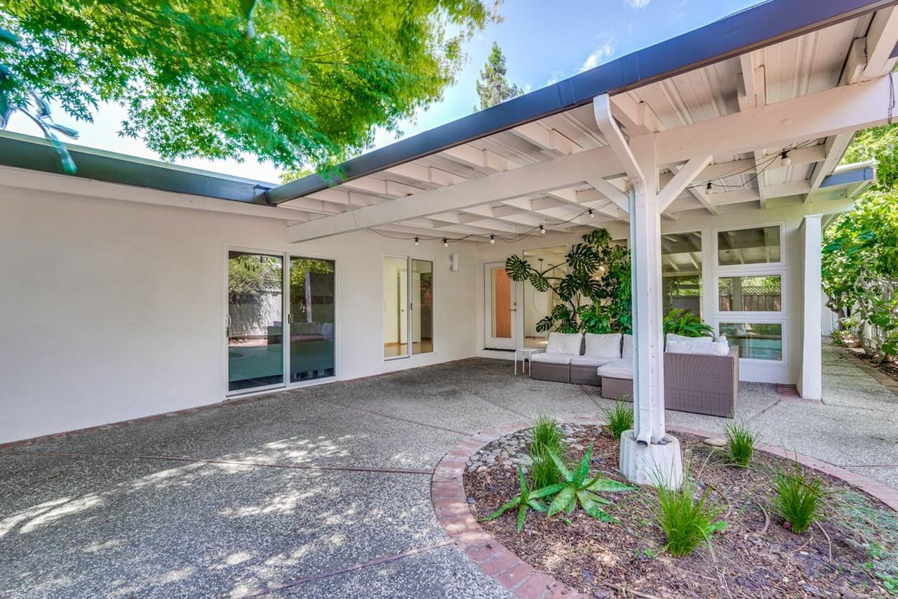 140 Hamilton Ave - Photo 3 of 26