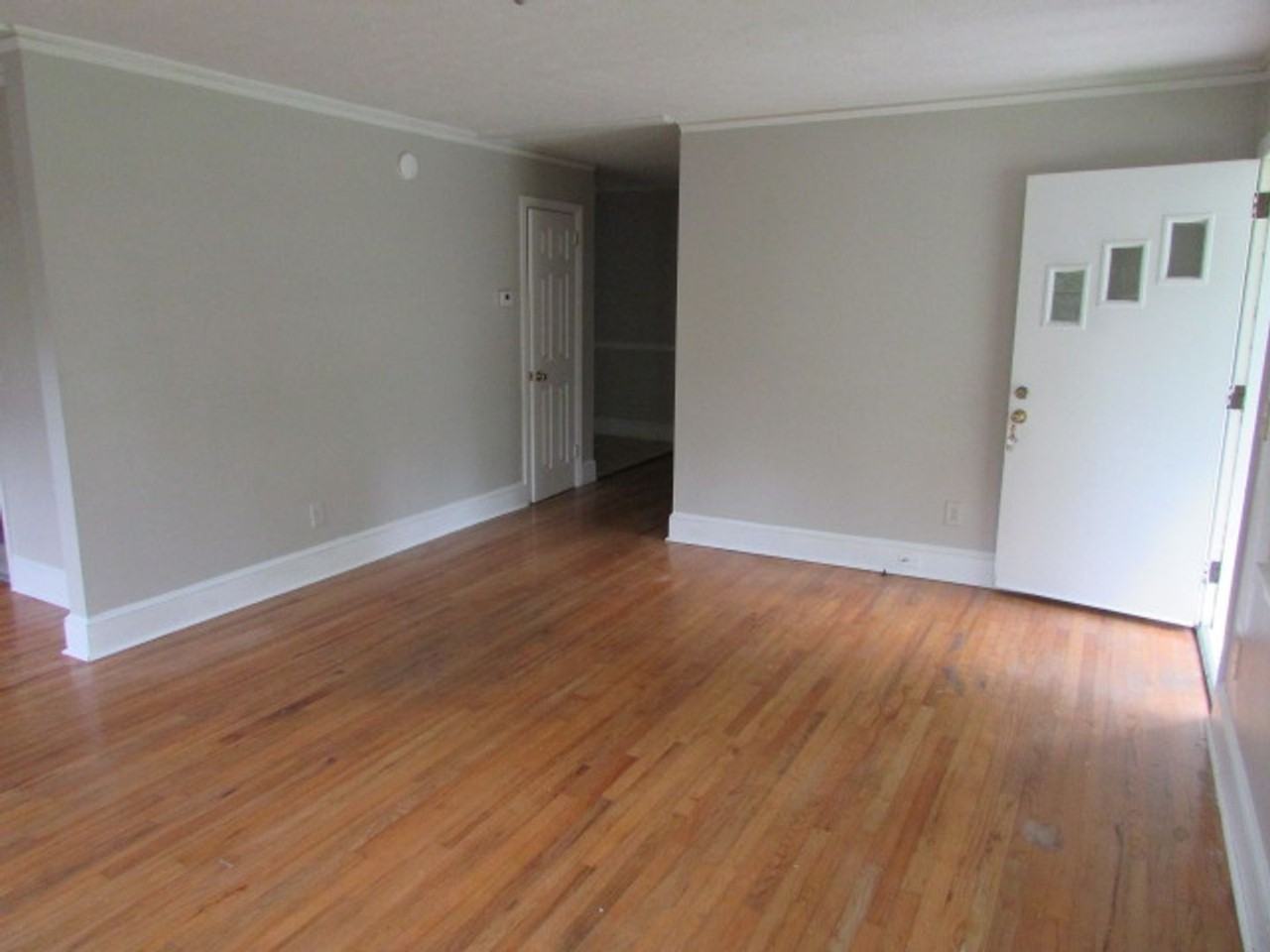107 Emily Dr - Photo 3 of 10