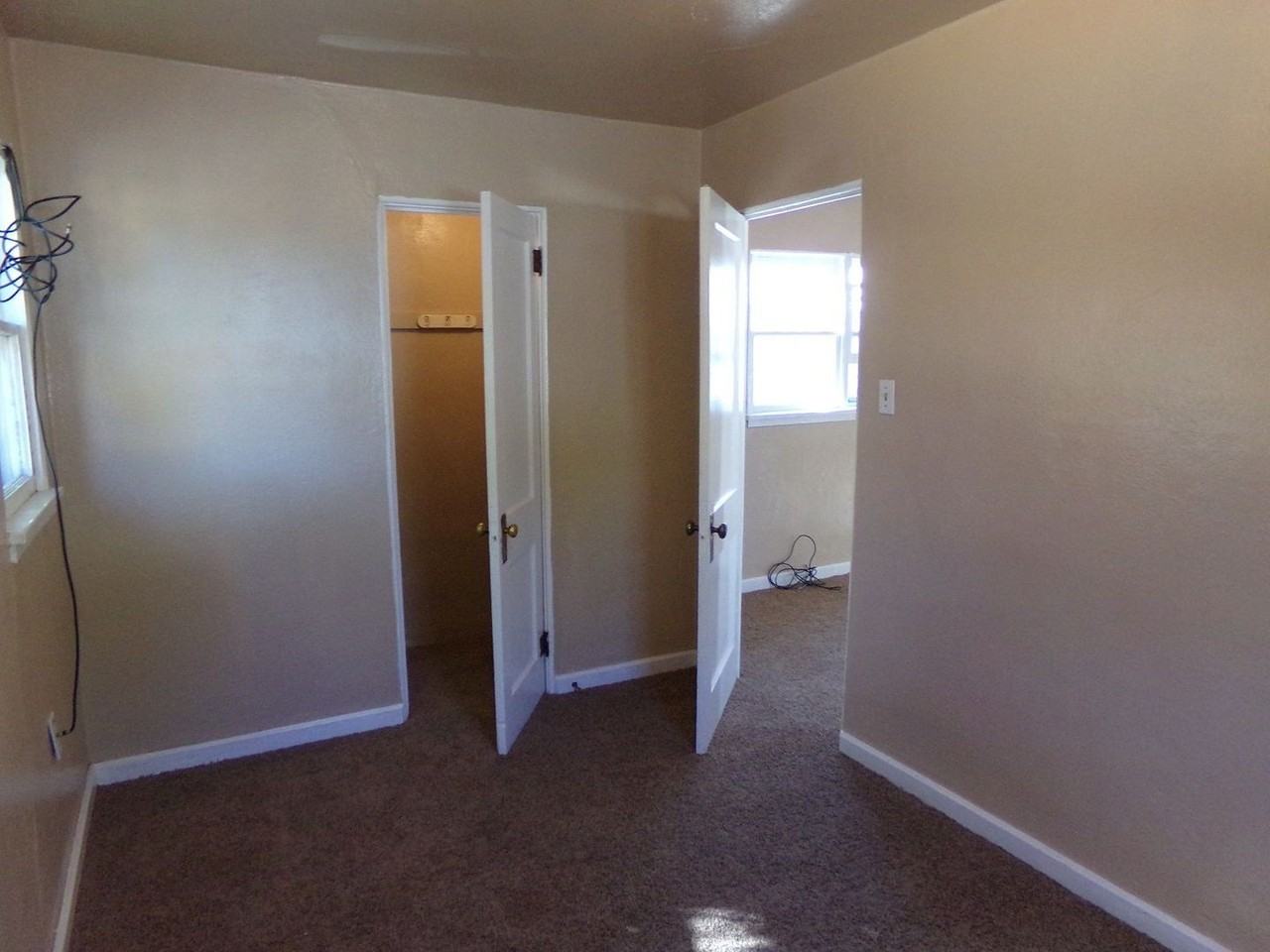 419 S 2nd St - Photo 2 of 6