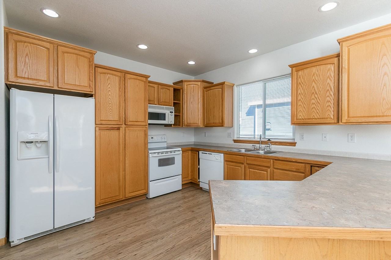 6708 Sage Ave - Photo 4 of 23