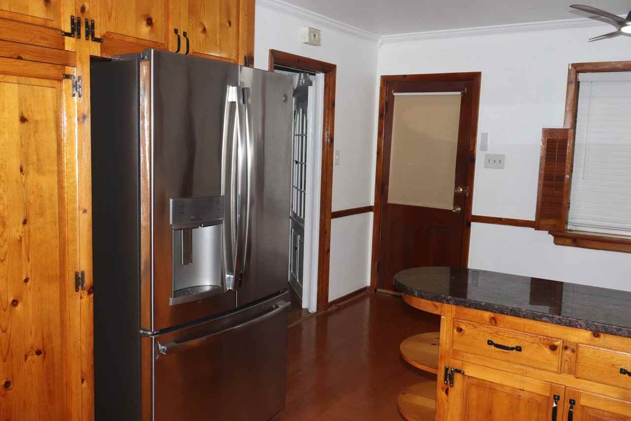 515 Danray Dr - Photo 3 of 26