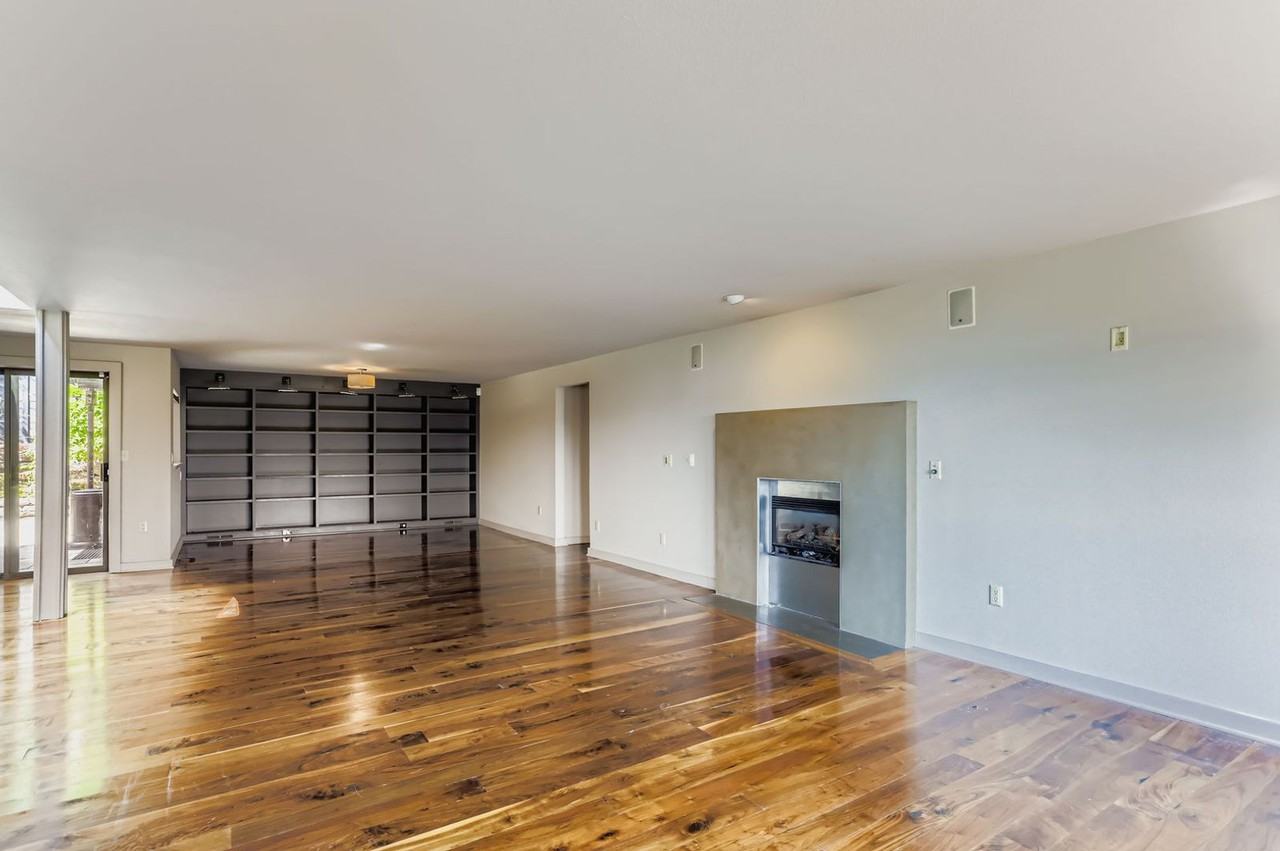 3801 49th Ave Ne - Photo 6 of 32