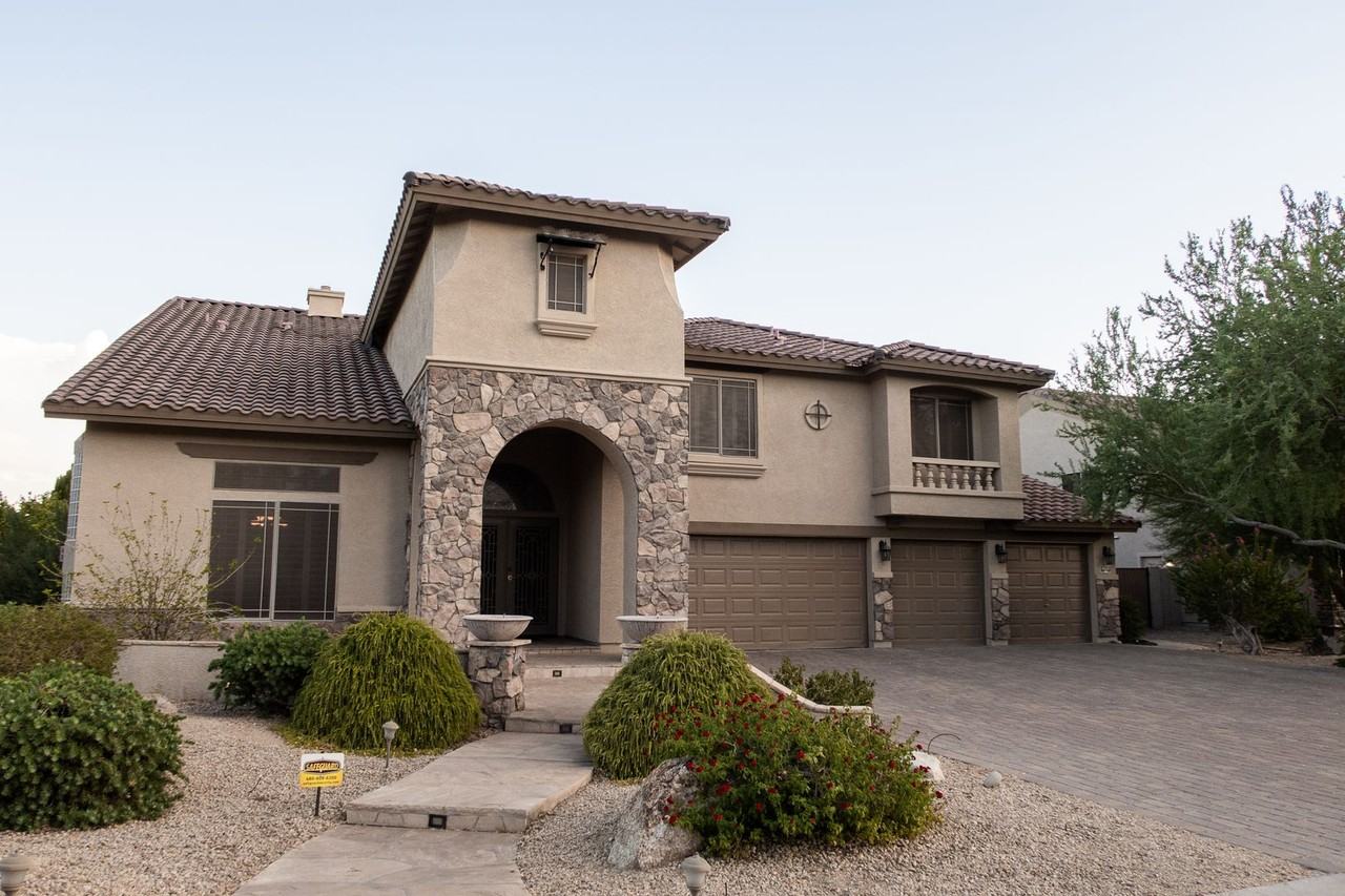 9821 W Jasmine Trl - Photo 2 of 38