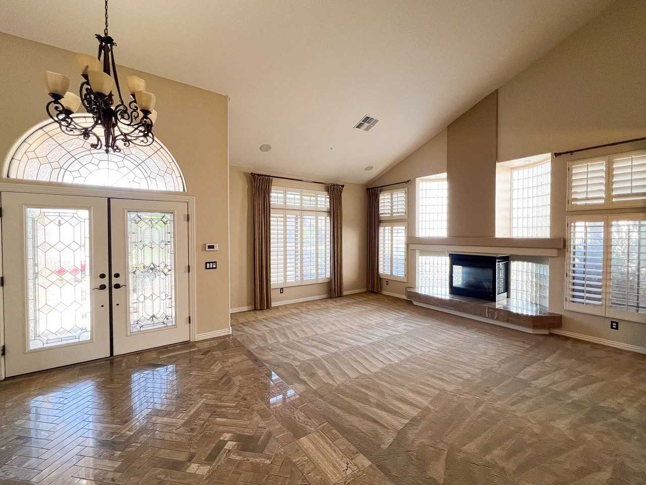 9821 W Jasmine Trl - Photo 3 of 38