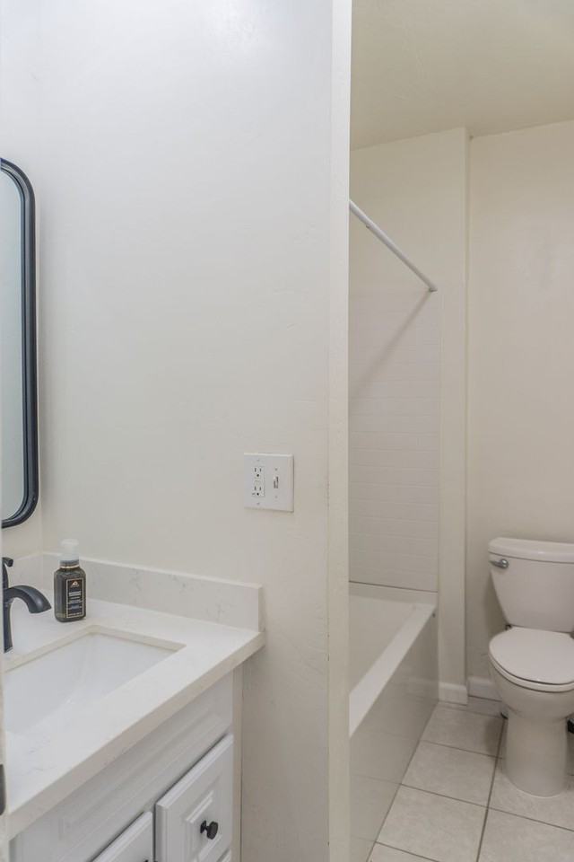 251 W 9th St - Photo 3 of 24
