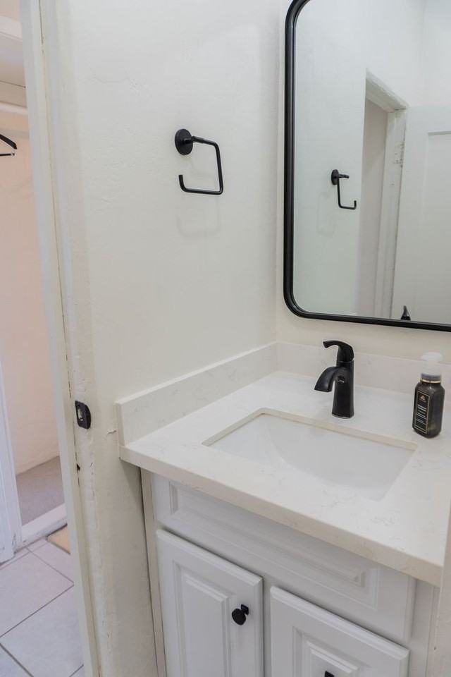 251 W 9th St - Photo 4 of 24