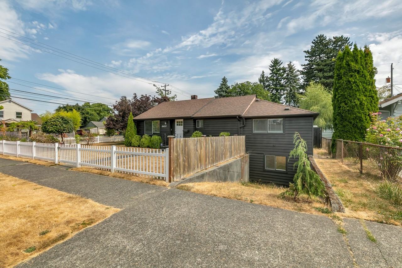 8402 18th Ave Sw - Photo 3 of 28