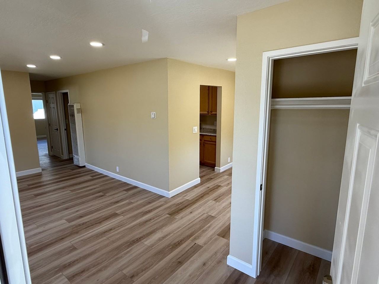 1048 Mohr Ln - Photo 2 of 20