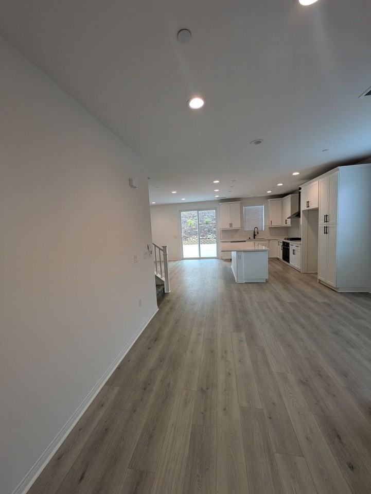 11804 Wandering Way - Photo 3 of 50
