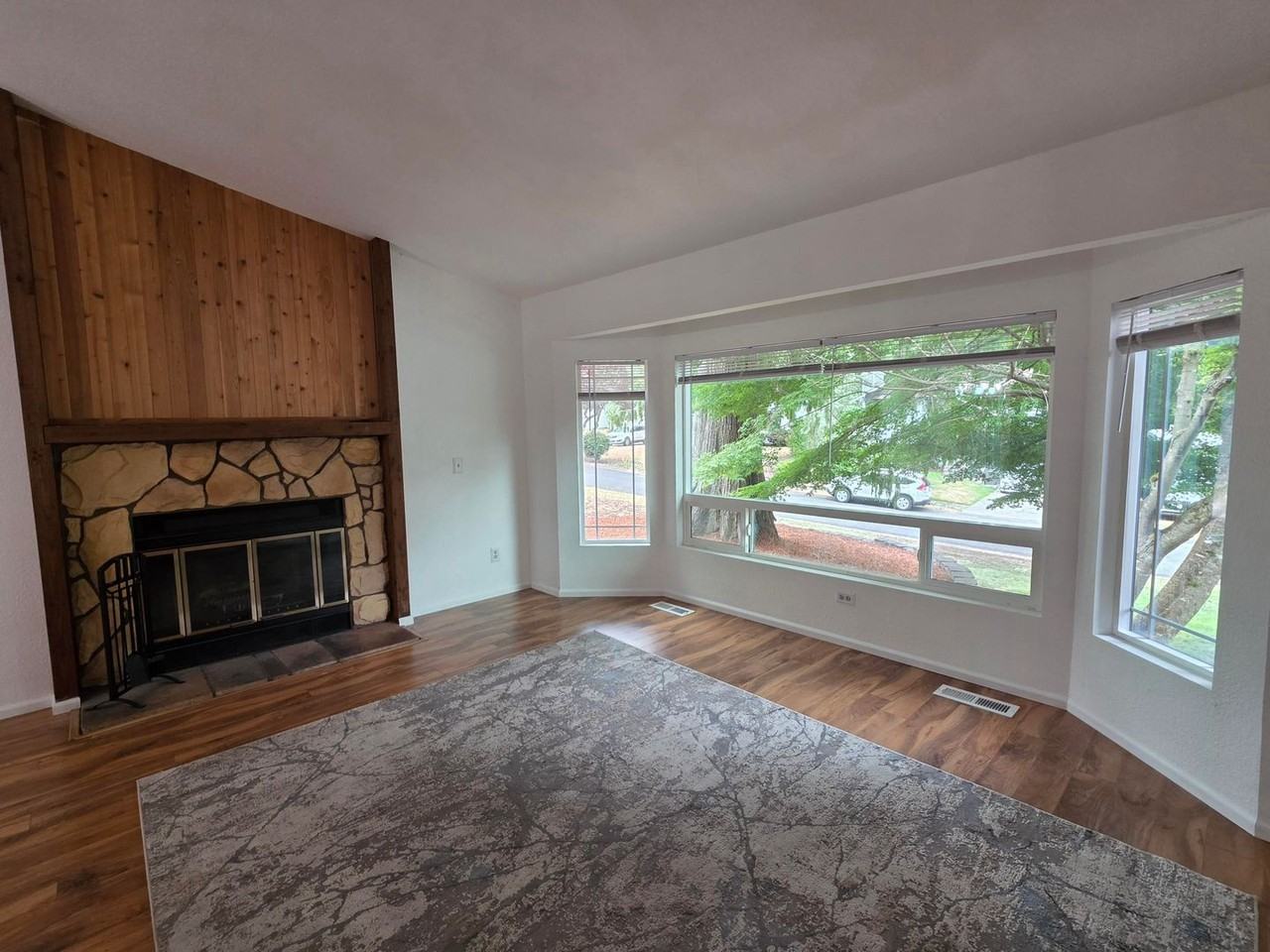8216 Winchester Ct Nw - Photo 2 of 23