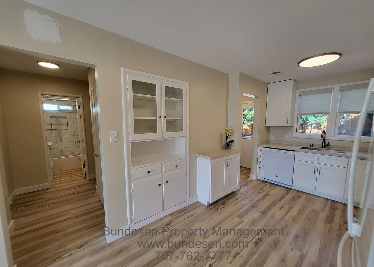 624 Prospect St - Photo 4 of 17