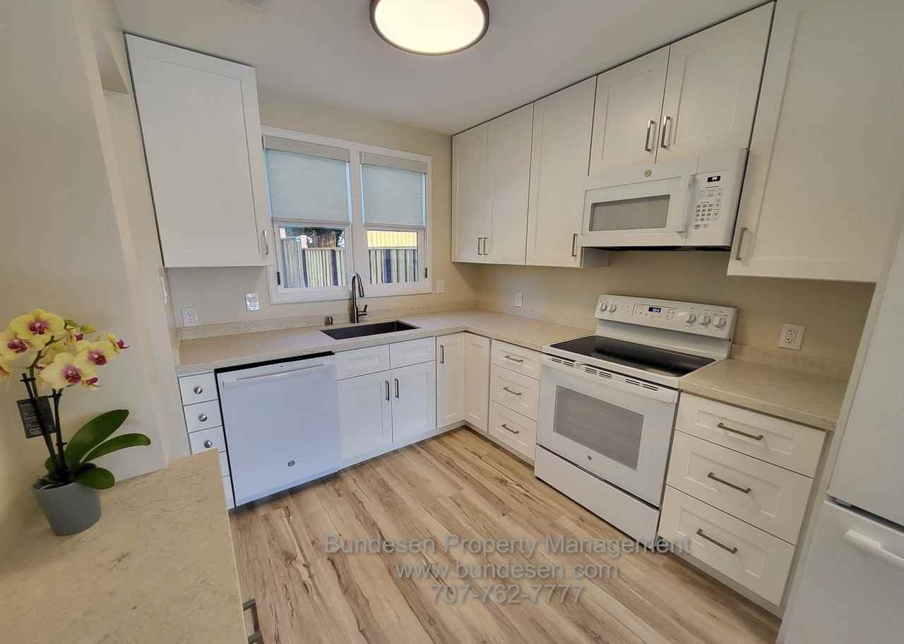 624 Prospect St - Photo 6 of 17