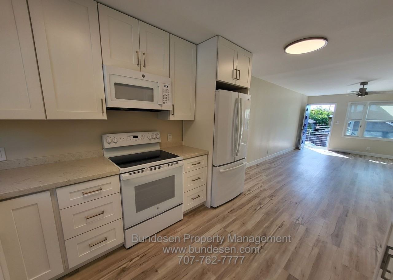 624 Prospect St - Photo 7 of 17