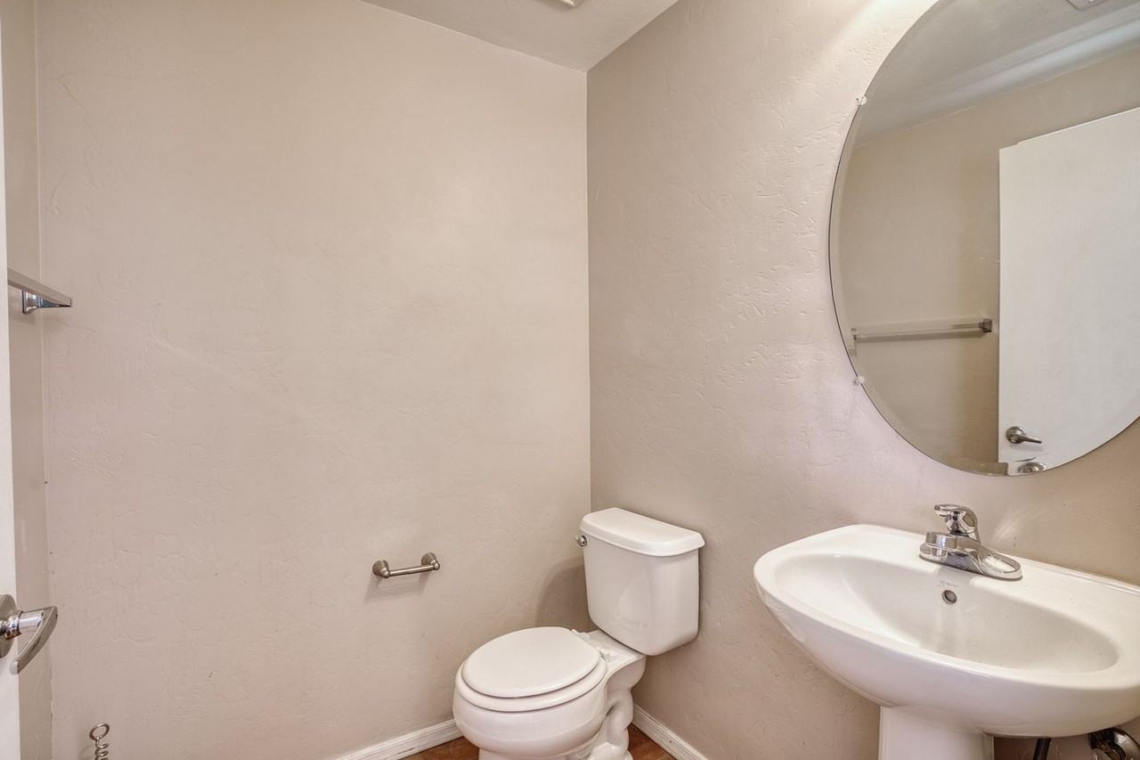 8075 E Judicial St - Photo 5 of 27