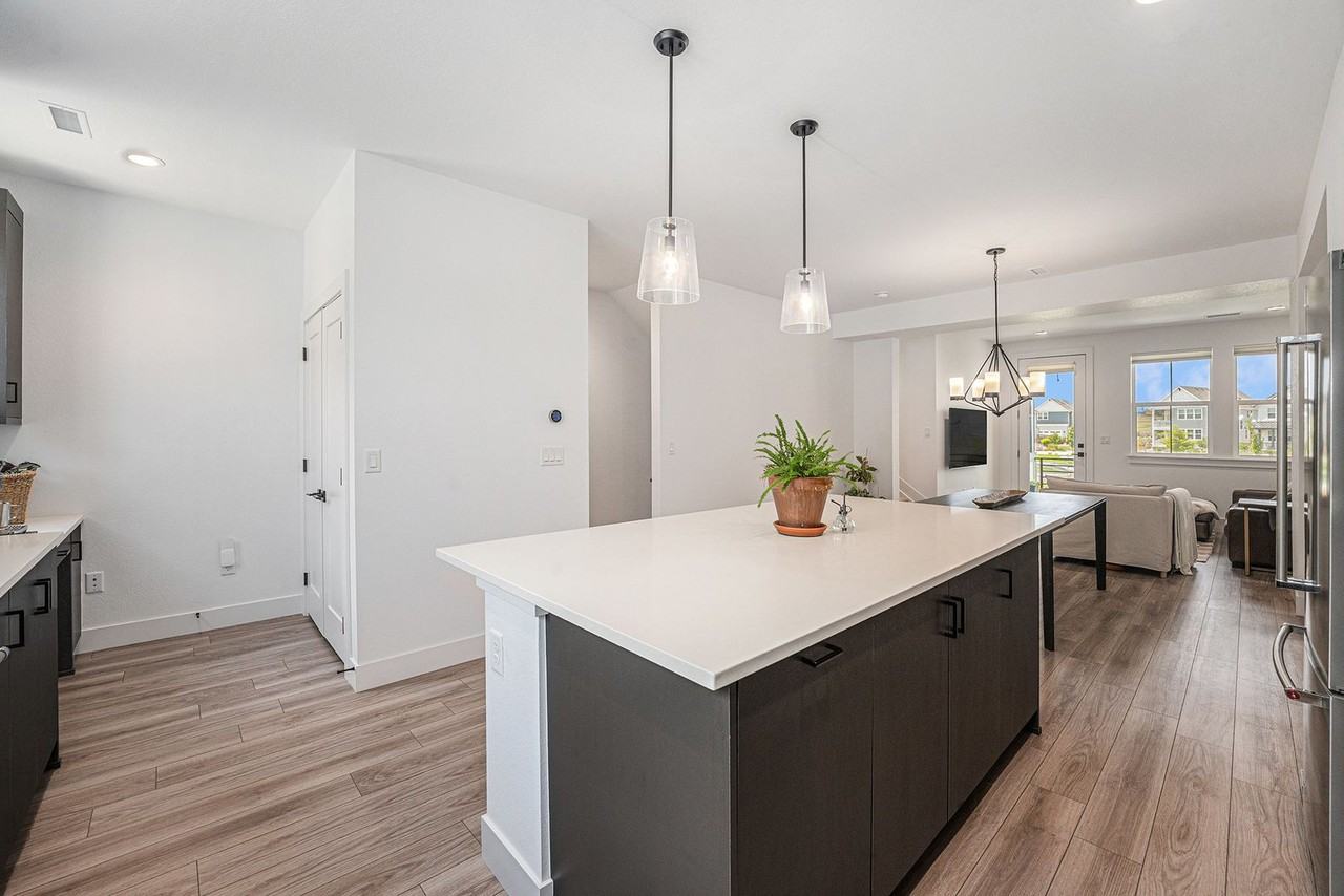 10378 Milwaukee Cir - Photo 7 of 23