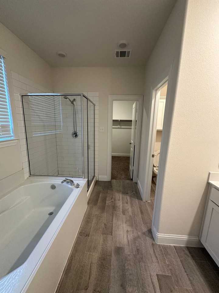 1657 Blakely Pl - Photo 4 of 40