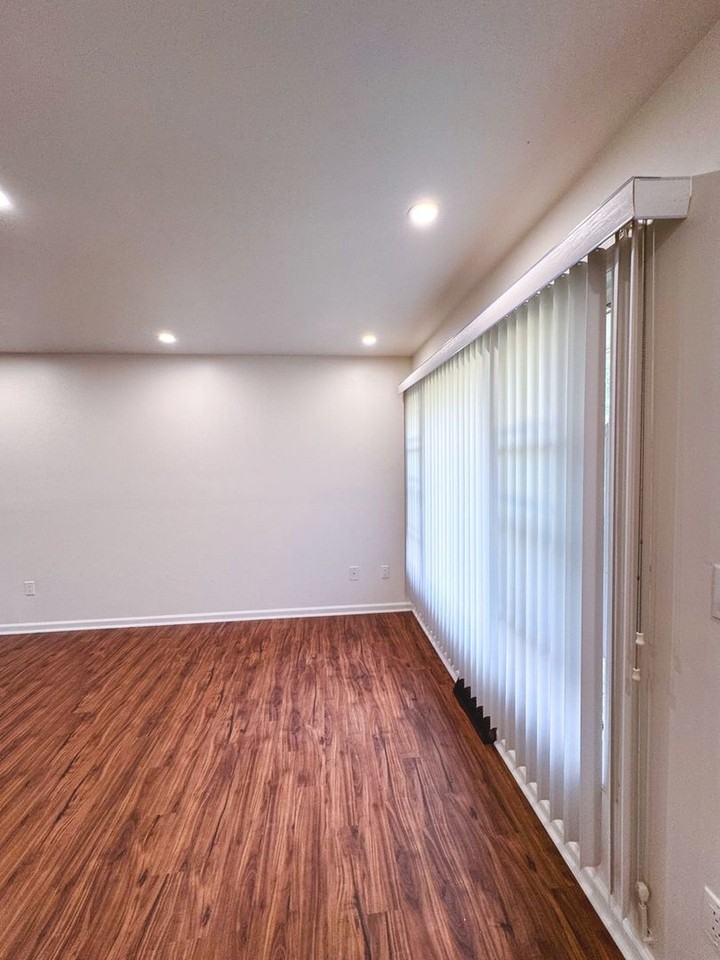 2801 Wedgefield Dr - Photo 3 of 25