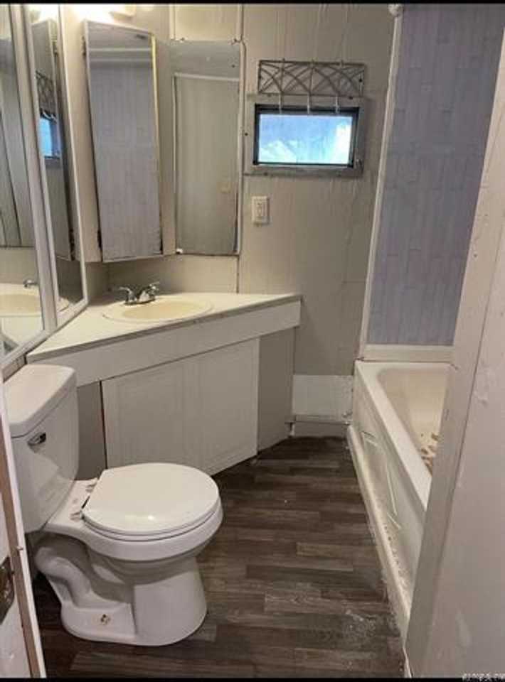 711 Dauthat St - Photo 3 of 7