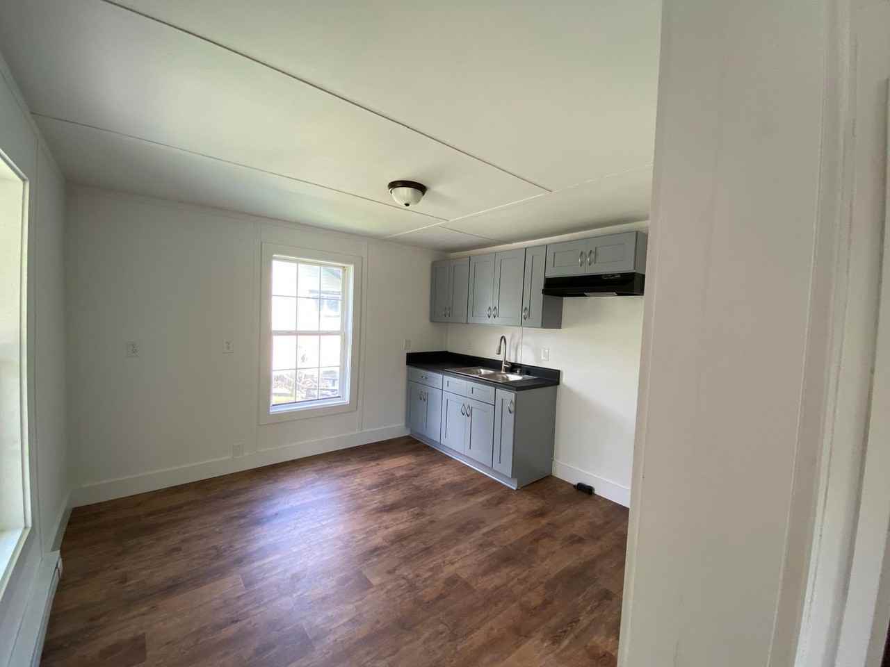 206 Thomas Ln - Photo 7 of 9