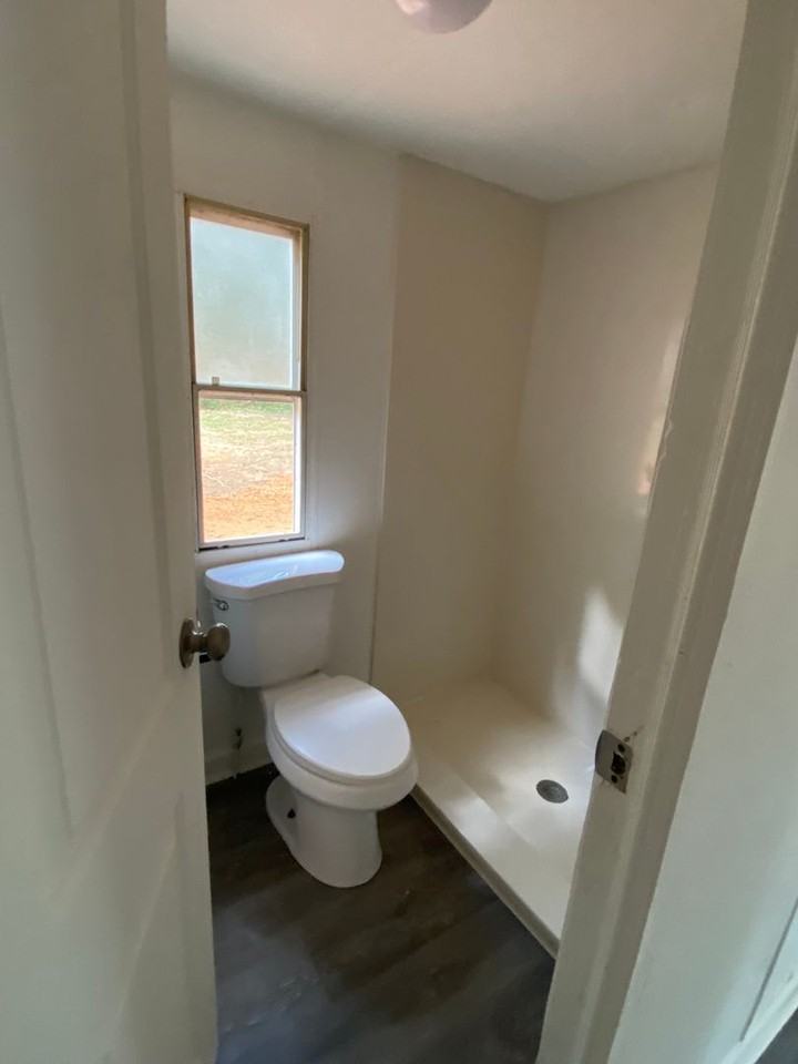 1564 Riverside Rd - Photo 4 of 11