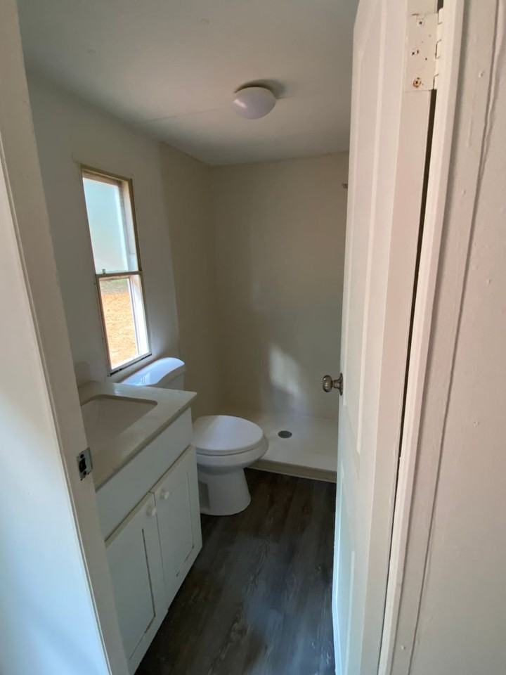 1564 Riverside Rd - Photo 5 of 11