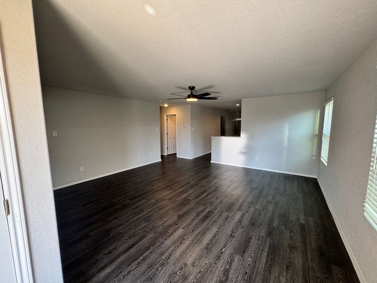 7618 Capstone Rdg - Photo 5 of 28