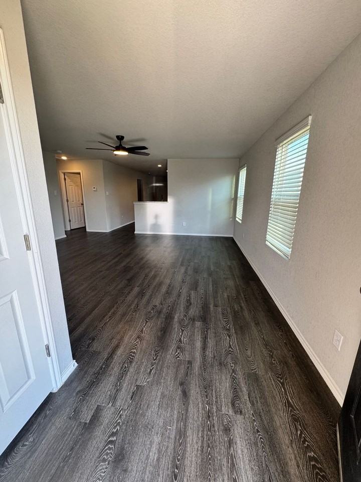 7618 Capstone Rdg - Photo 6 of 28