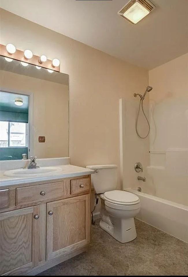 78 Shallow Brook Ln - Photo 5 of 19