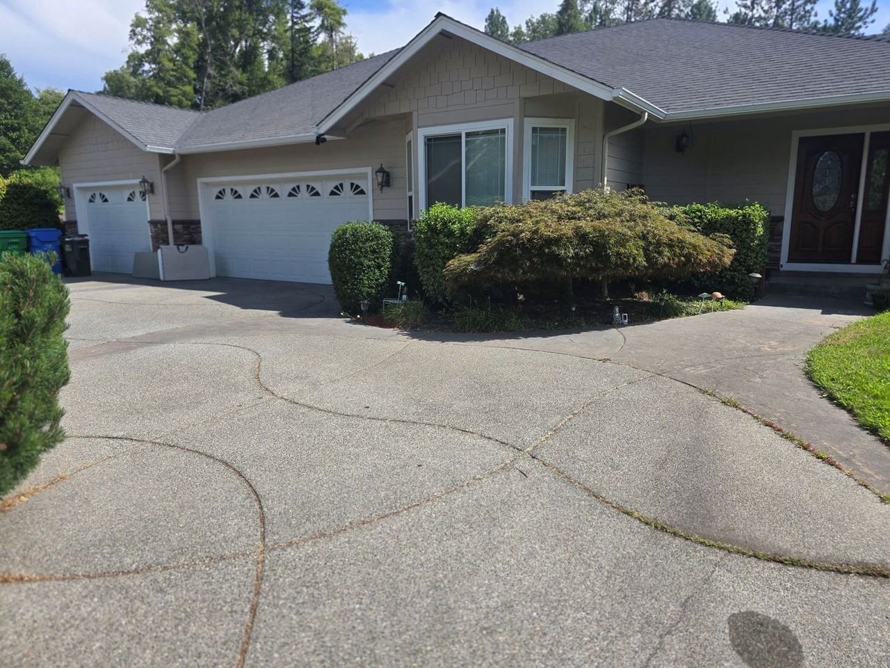2037 Se Marlen Dr - Photo 2 of 28
