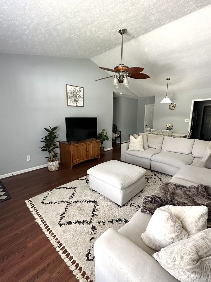 151 Villa Dr #151 - Photo 3 of 17