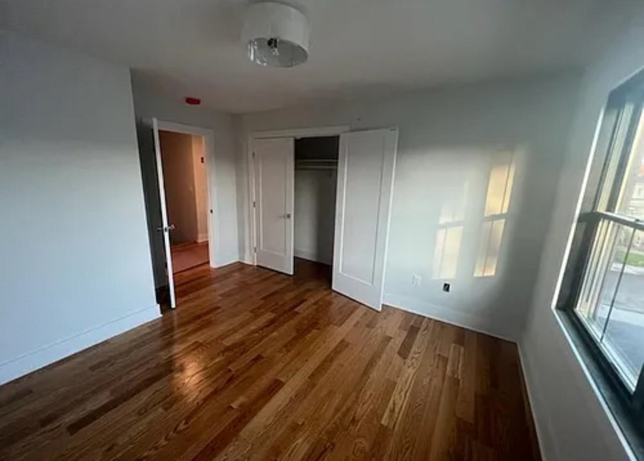 110 Crotona Ave #LEFT - Photo 2 of 20