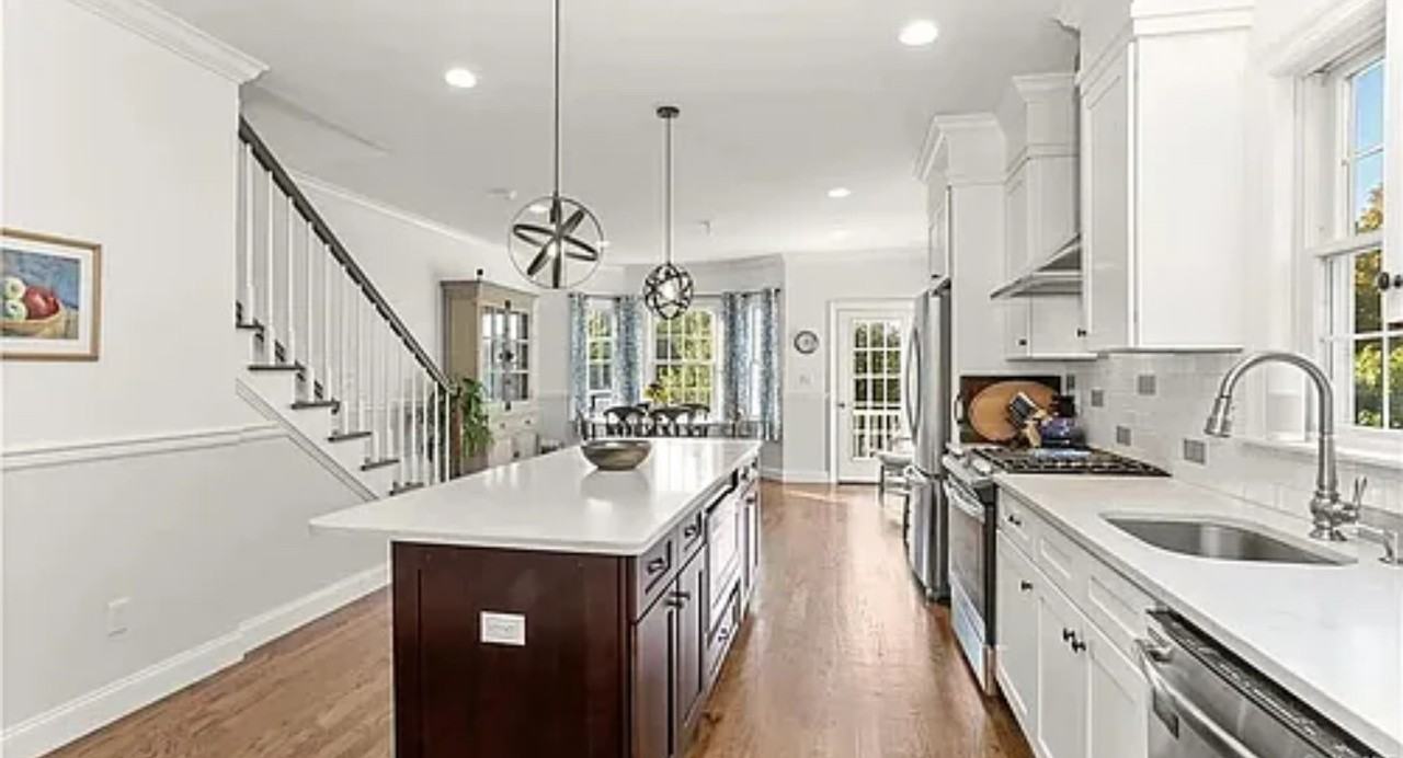 227229 Lincoln Ave E #B - Photo 2 of 20