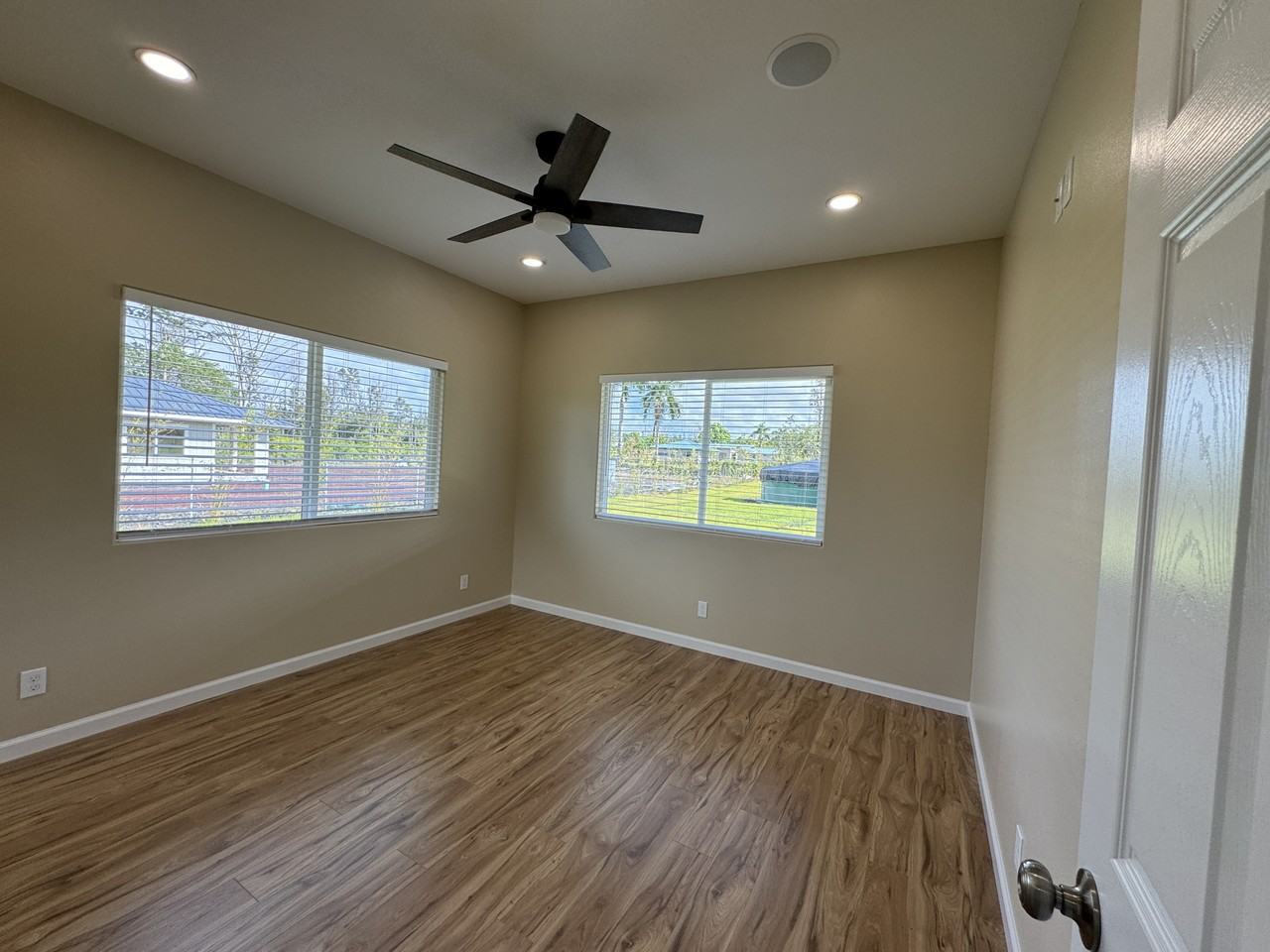 15-1628 15th Ave #15-1628 - Photo 7 of 13