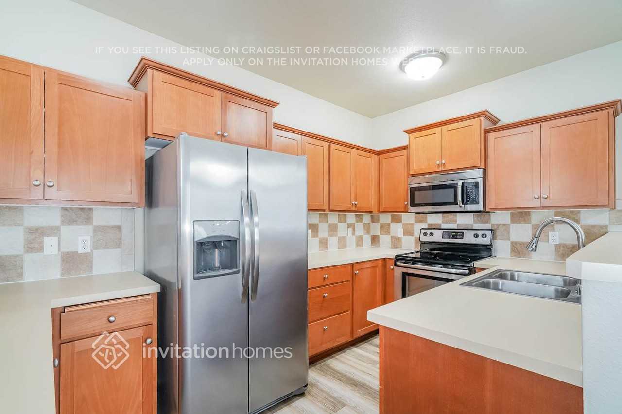 11421 184th Street Ct E - Photo 7 of 18