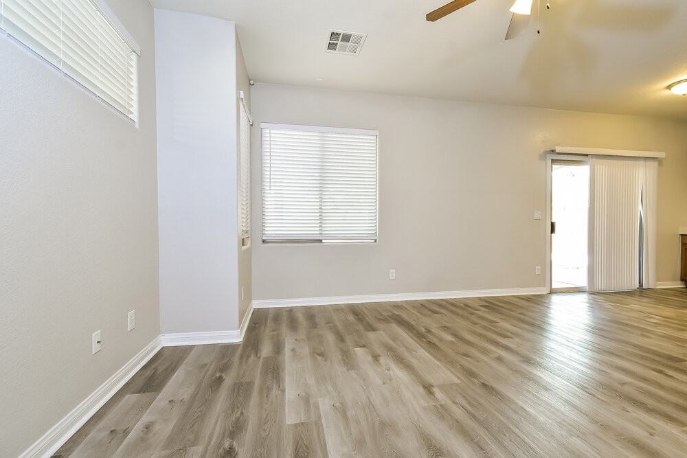 3577 Chelsea Grove St - Photo 6 of 17