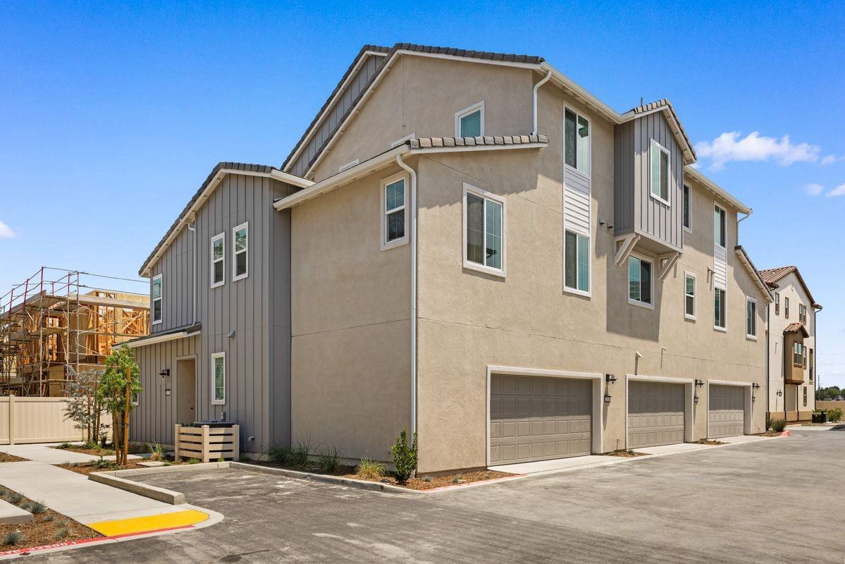 12828 Denali Way - Photo 2 of 42