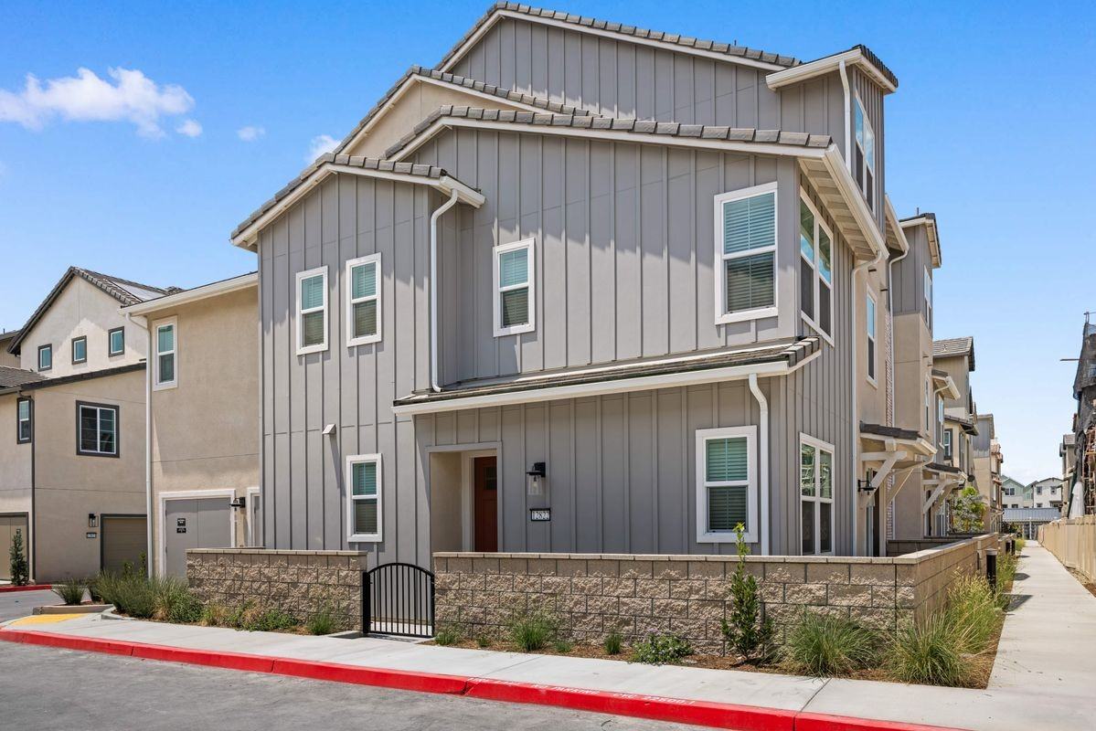12822 Denali Way - Photo 2 of 45