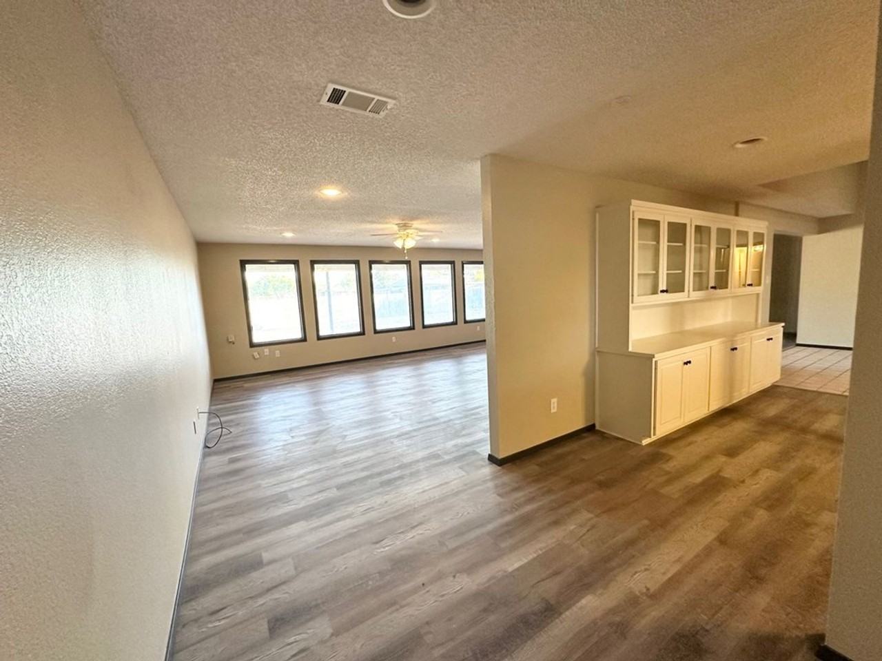 1503 W Ohio Ave - Photo 3 of 31