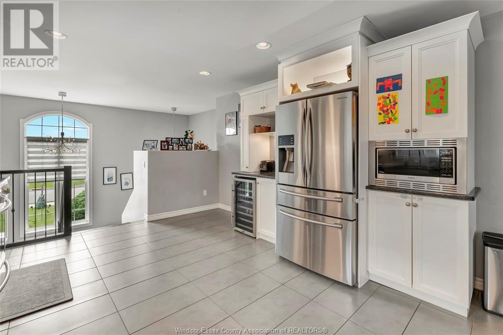 1068 Thunderbay Avenue - Photo 4 of 12
