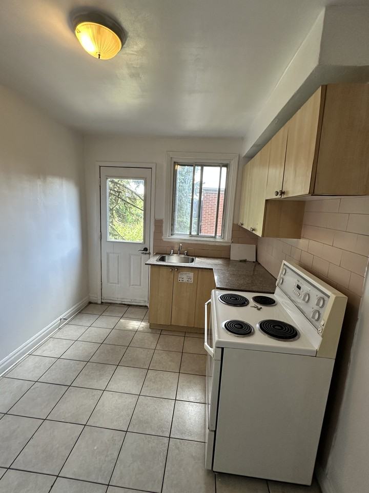 4200 Boulevard Edouard-Montpetit - Photo 2 of 6