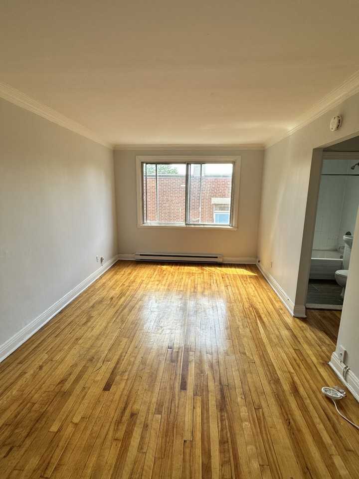 4200 Boulevard Edouard-Montpetit - Photo 3 of 6