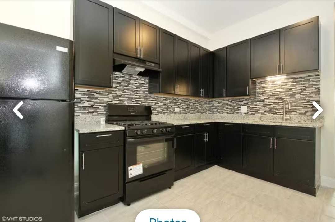 9011 South Brandon Avenue - Photo 2 of 3