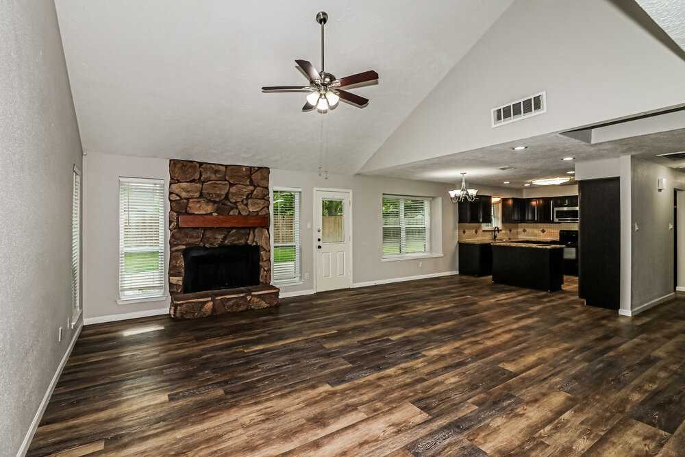 203 Old Oaks St - Photo 5 of 17