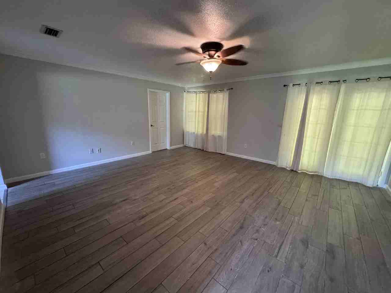 357 Se Mohawk Way - Photo 3 of 11