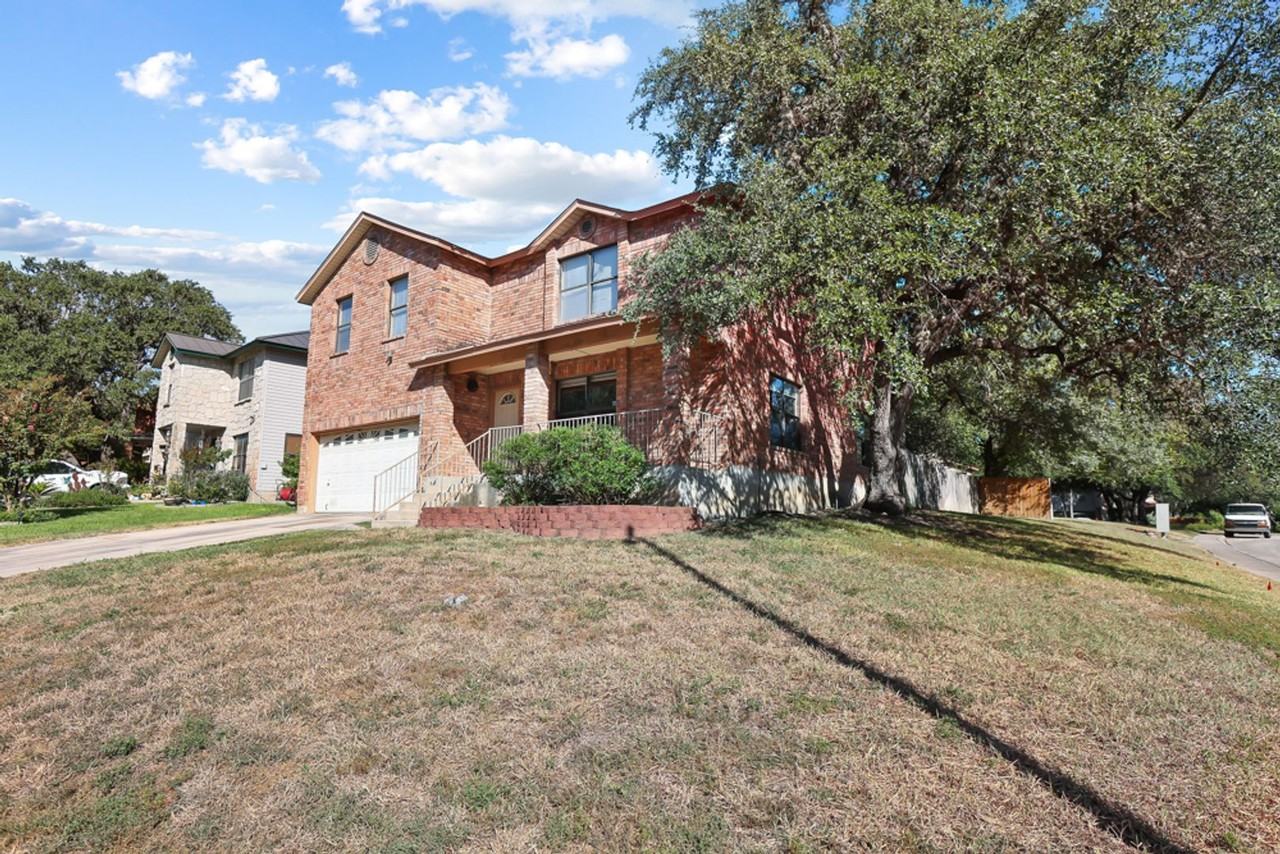 6303 Maverick Oak Dr - Photo 3 of 27