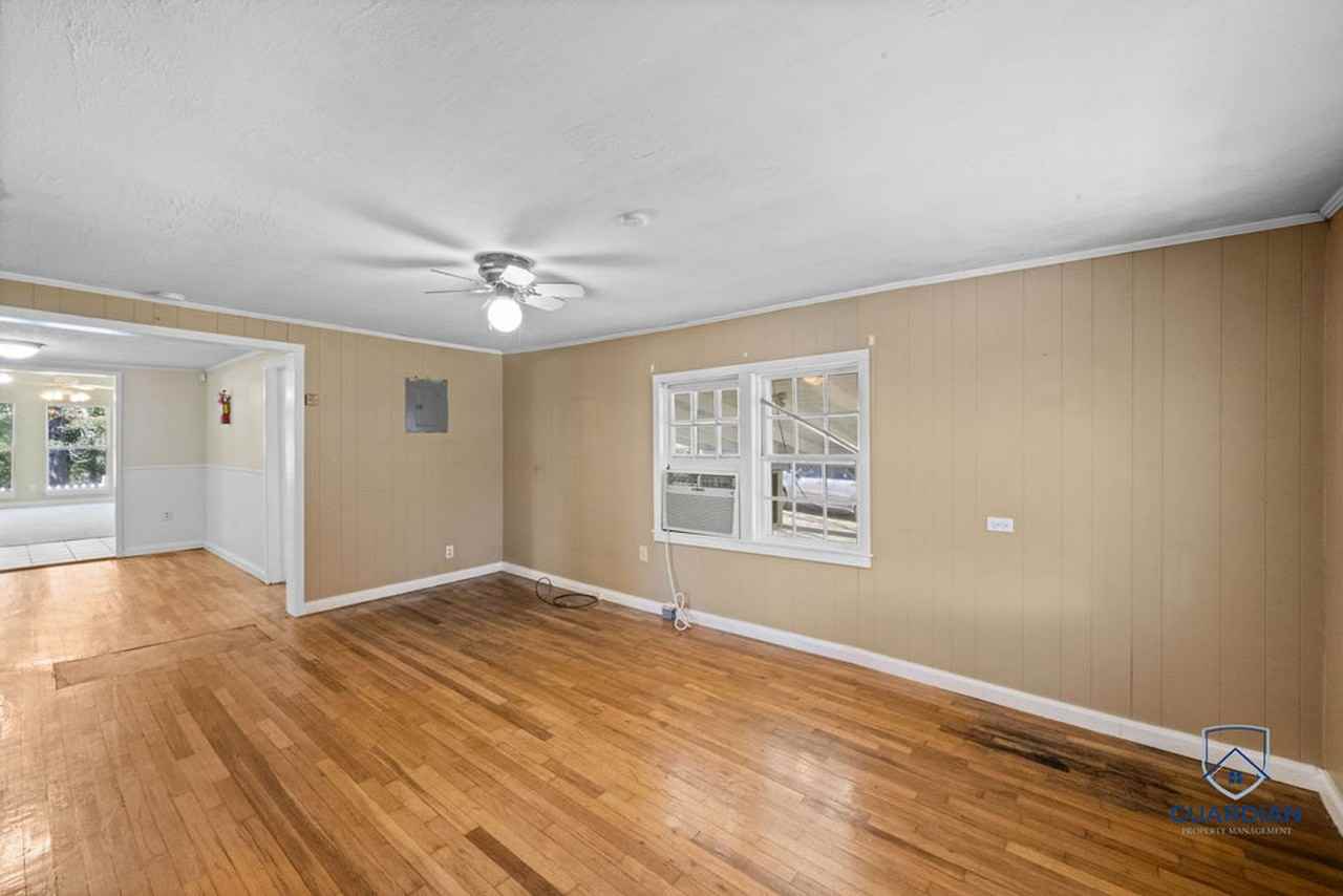 214 Yale Ave - Photo 3 of 12