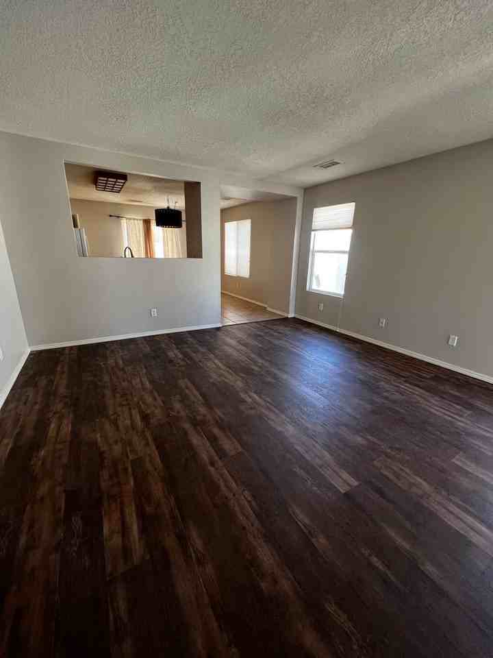 2423 Woodhill Dr Nw - Photo 2 of 11